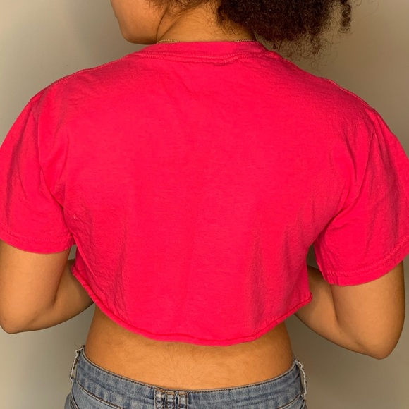 Pink Crop-Top ✨ - Picture 3 of 4